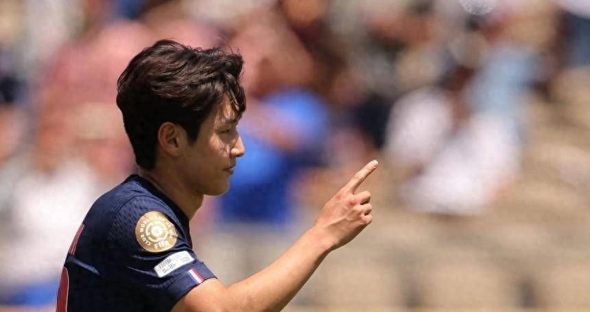 ปารีส แซงต์-แชร์กแมง ตั้งราคา 70 ล้านยูโร! ลี คัง-อิน จะทำลายสถิติการย้ายทีมของเอเชียหรือไม่? _พรีเมียร์ลีก_ _ฟุตบอลโลก_ _กองกลาง_