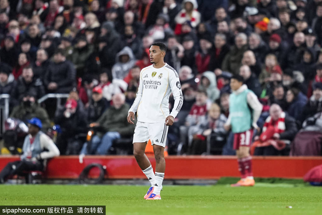 ประกาศอย่างเป็นทางการ! ปรากฏการณ์วัย 20 ปี เคซาโด ต่อสัญญากับเรอัล มาดริด ถึงปี 2031 ค่าเหนื่อยพุ่งทะยานสิบเท่า สร้างสถิติใหม่ในวงการฟุตบอลหญิง!_โคลอมเบีย_เบอร์นาเบว_เรอัล มาดริด