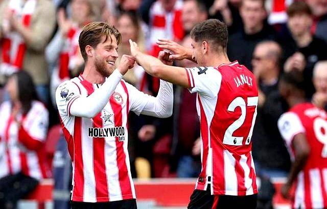 แอสตัน วิลล่า คว้าชัยชนะ 2-1 ในช่วงท้ายเกมเหนือ อาร์เซนอล ขยายสถิติชนะติดต่อกันเป็น 7 นัด; อันดับพรีเมียร์ลีกอัปเดต: แมนเชสเตอร์ ซิตี้ หล่นไปอยู่อันดับสาม_ฟุตบอล_การแข่งขัน_ยูฟ่า แชมเปียนส์ลีก