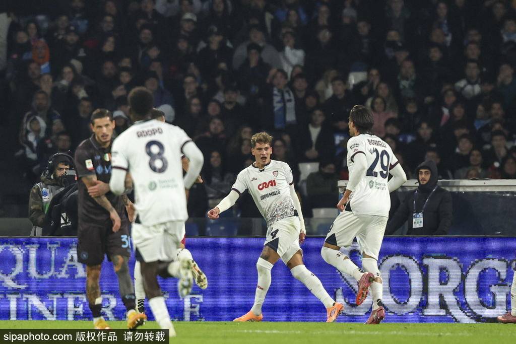 การพลิกกลับในเซเรียอาของสปัลเล็ตติและคอนเต้: นาโปลีเอาชนะยูเวนตุส เปิดศักราชใหม่ โฮลแลนด์กับแมนเชสเตอร์ยูไนเต็ด