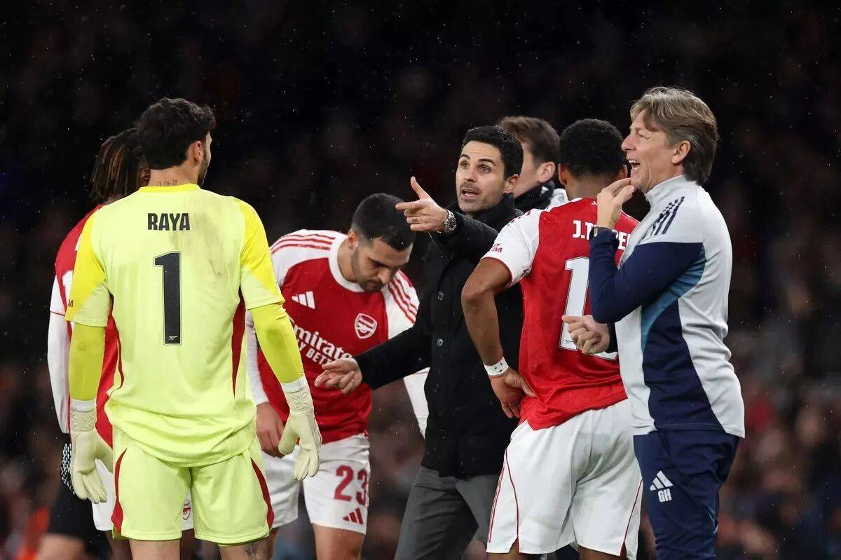 อาร์เซนอลได้รับผลกระทบอย่างหนัก! สามผู้เล่นหลักถูกพักการแข่งขัน ขณะที่เมรีโน่เผชิญกับการถูกแบนในแชมเปียนส์ลีก_ไรซ์_คลับ บรูจจ์_การแข่งขัน