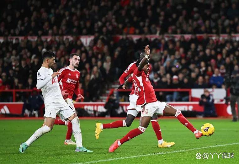 น็อตติงแฮม ฟอเรสต์ พบ ท็อตแน่ม ฮ็อทสเปอร์: ผู้เชี่ยวชาญการเก็บคลีนชีตในแชมเปียนส์ลีกพบกับทีมที่กำลังต่อสู้เพื่อหนีตกชั้น – ทุกสายตาจับจ้องไปที่การเผชิญหน้าครั้งนี้ การแข่งขัน | เยือน | การโจมตี