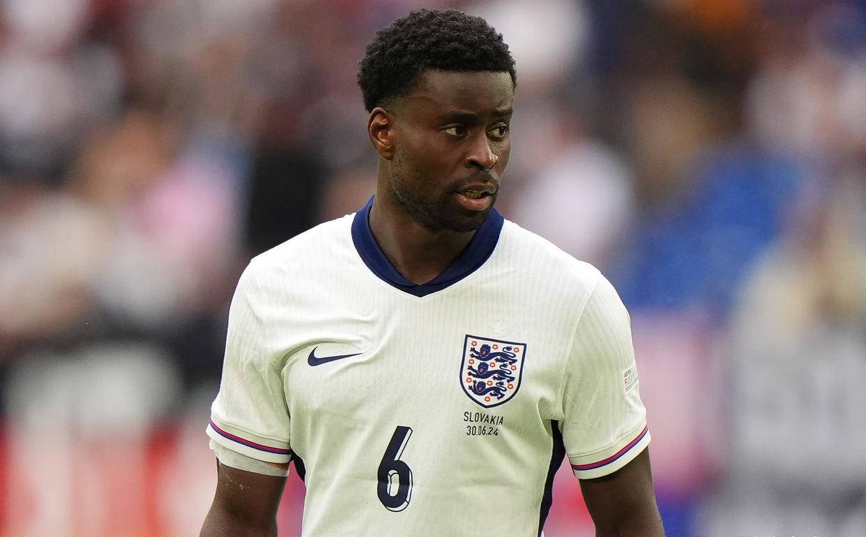 ยักษ์ใหญ่พรีเมียร์ลีกปะทะกันในการต่อสู้เชิงรับ; เรอัล มาดริดล็อกเป้าหมายเซ็นเตอร์แบ็คสำหรับหน้าต่างการโอนย้ายฤดูหนาว; บาร์เซโลน่าเปิดตัวข้อเสนอสูงสำหรับปีกบินของดอร์ทมุนด์ เลสสัน; แชมเปี้ยนส์ลีก; เรอัล มาดริด