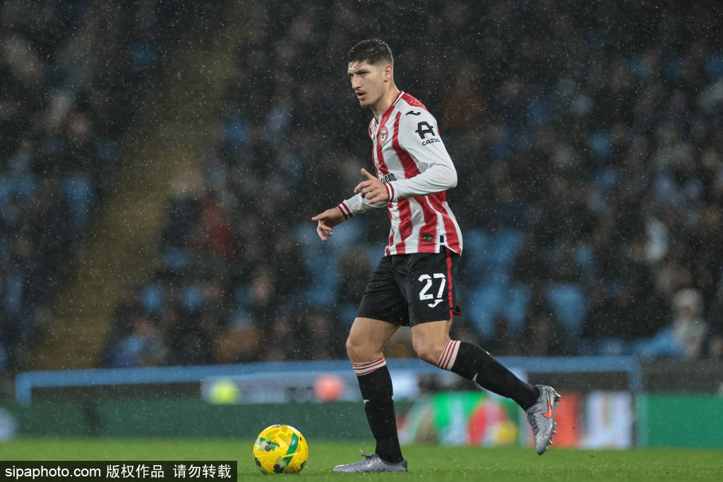 อัจฉริยะวัย 22 ปีได้รับการยกย่องว่าเป็นผู้กอบกู้? ลียงปล่อยตัวผู้เล่นคนสำคัญท่ามกลางวิกฤตหนี้ 500 ล้านยูโร ขณะที่ซิตี้คว้าตัวเชอร์กิมาแทนเดอ บรอยน์