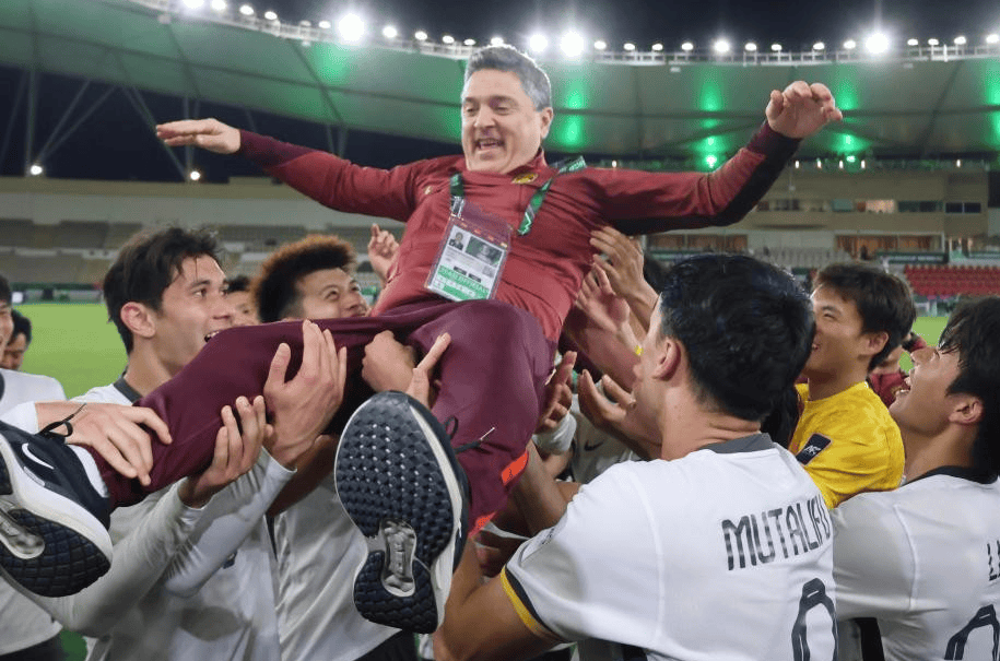 AFC U-23 Championship | อันโตนิโอปรับตัวทางแท็กติกอย่างไรเพื่อรับมือกับสไตล์ของเวียดนาม?_จีน_แมตช์_โค้ช