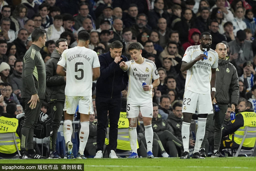 คีเลียน เอ็มบัปเป้ นำเป็นดาวซัลโวสูงสุดในแชมเปียนส์ลีกด้วย 11 ประตู! เออร์ลิง ฮาแลนด์ และแฮร์รี่ เคน ตามมาติดๆ – ใครจะสามารถหยุดยั้งการวิ่งเดี่ยวของซูเปอร์สตาร์ชาวฝรั่งเศสได้? _พบกับ_ แอตเลติโก มาดริด _อาร์เซนอล