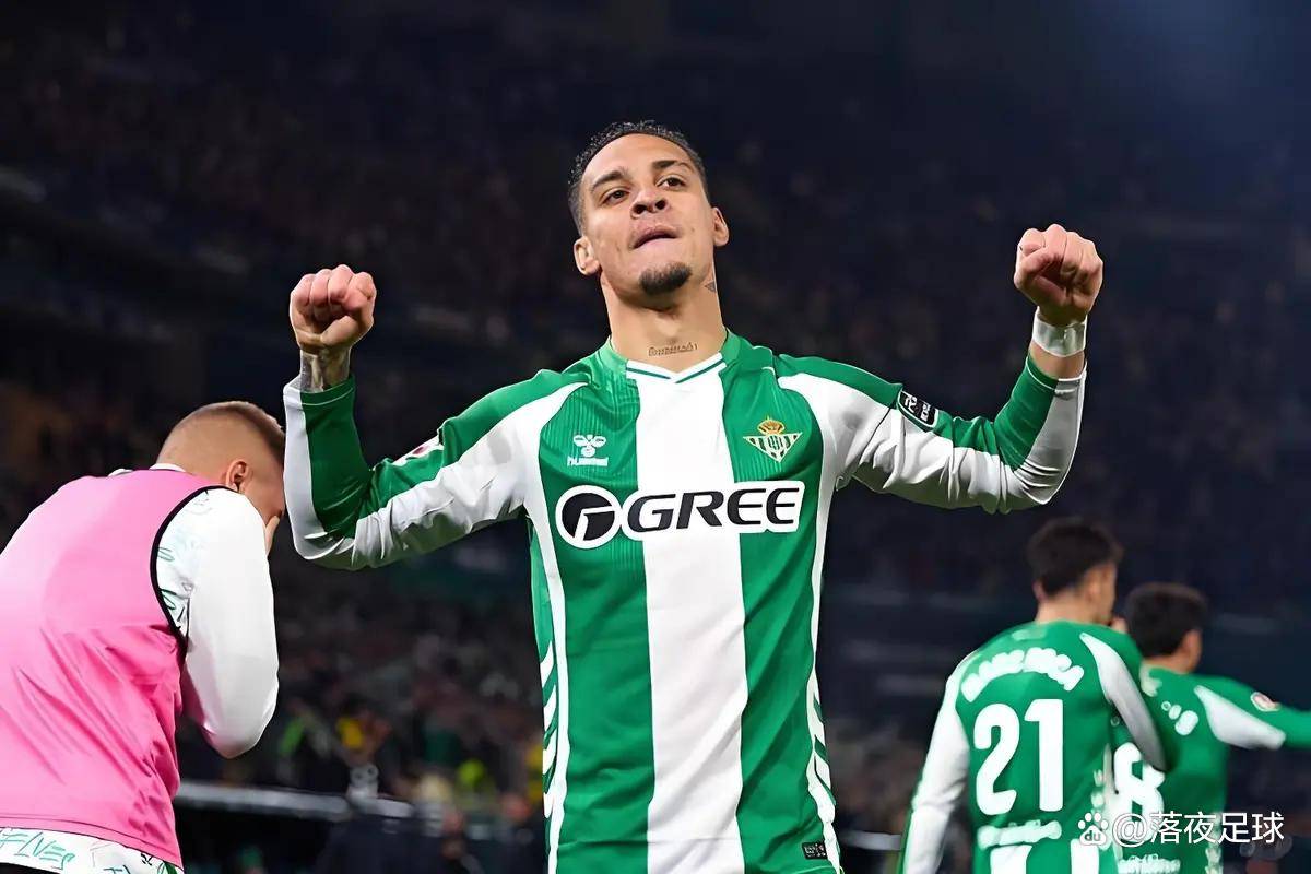 พระเจ้าแห่งประตูมาถึงแล้ว! แอนโธนีพาเบติสเข้าสู่รอบ 16 ทีมสุดท้ายแม้บาดเจ็บ แต่ทำไมเขาถึงไม่สามารถฉายแสงที่ยูไนเต็ดได้? _ลาลีกา_ อาแจ็กซ์ เรอัล เบติส