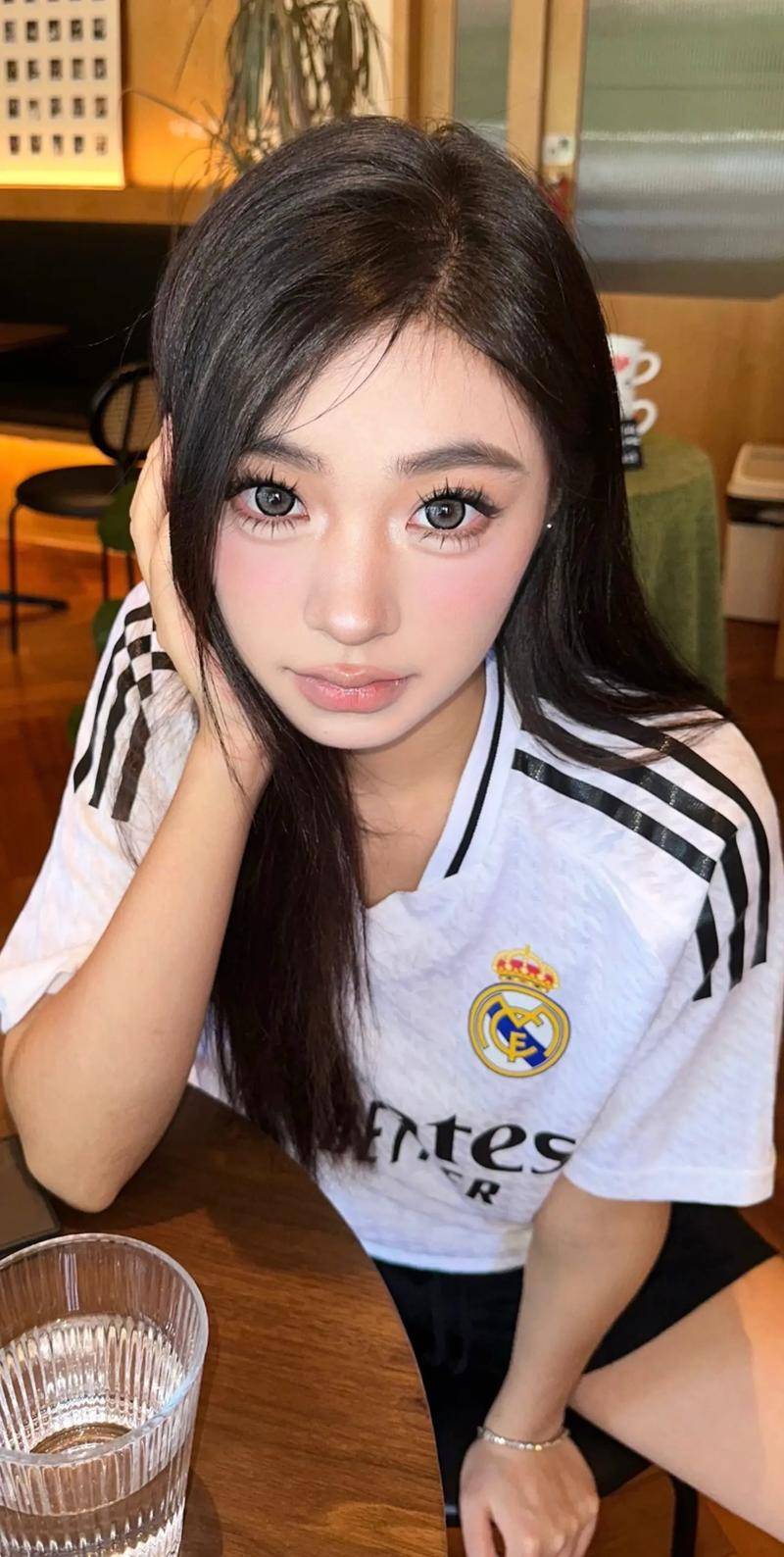 การแข่งขันลาลีกาสี่คู่จะเริ่มขึ้นคืนนี้ พร้อมการคาดการณ์ผลการแข่งขันอย่างละเอียด หลังจากที่เรอัล มาดริดต้องพบกับความผิดหวังในแชมเปียนส์ลีก พวกเขามุ่งมั่นที่จะกลับมาทำผลงานให้โดดเด่นอีกครั้งคืนนี้ เรอัล มาดริด พบ เอสปันญ่อล เรอัล เบติส