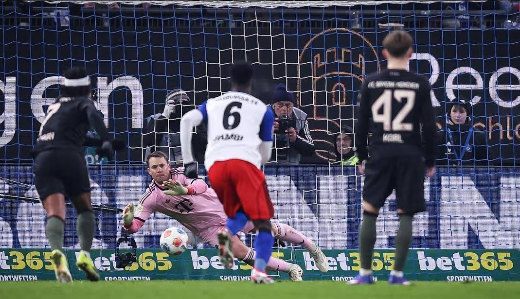 ฮัมบูร์กเสมอกับบาเยิร์น 2-2 ทำให้ตารางบุนเดสลีกาเกิดการเปลี่ยนแปลงครั้งใหญ่! การแข่งขันชิงแชมป์ยังคงเปิดกว้าง โดยมอบโอกาสให้กับดอร์ทมุนด์ แมตช์: ฮอฟเฟ่นไฮม์ พบ อาร์เซนอล