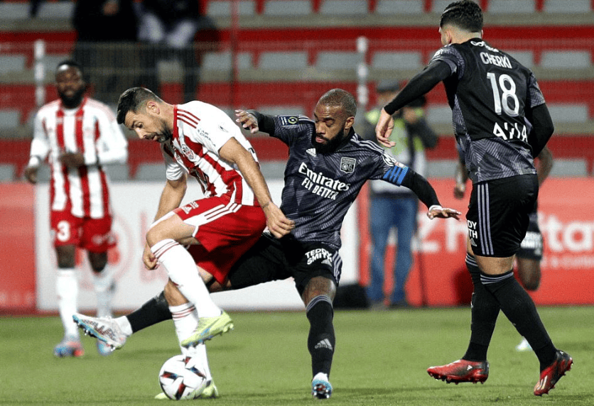 การวิเคราะห์ฟอร์มล่าสุดและการทำนายผลการแข่งขันระหว่างลอริยองต์ พบ ปารีส เอฟซี ในศึกเฟรนช์คัพ สถานที่: สนามเหย้าของแรนส์