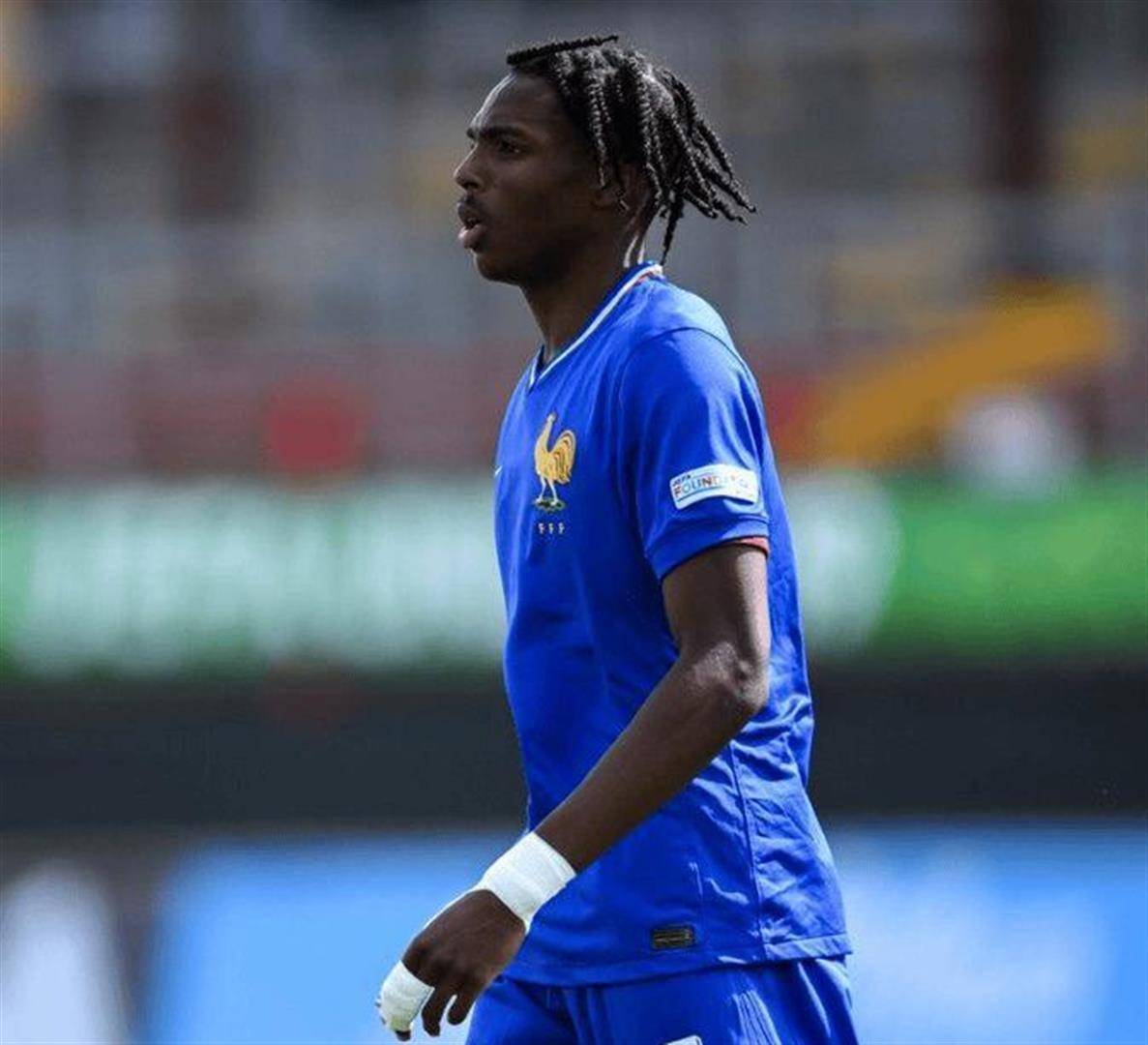 คืนหนึ่ง, 17 ประกาศอย่างเป็นทางการ: เบนเซม่าเข้าร่วมอัล-ฮิลาล, แอตเลติโก มาดริดยืนยันการเซ็นสัญญาสองคนใหม่, ท็อตแน่ม ฮ็อตสเปอร์คว้าตัวอัจฉริยะวัย 18 ปีจากอาร์เซนอล _ซาอุดีอาระเบีย_ มาร์กเซย แอตเลติโก มาดริด